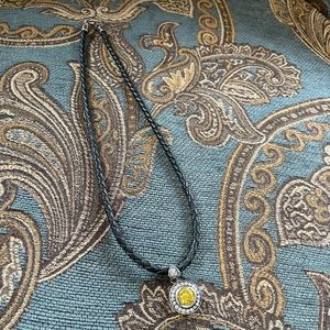 🌸 3/$20 Black braided necklace with gold stone drop